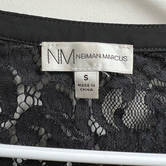 Neiman Marcus Black Lace w/ Ruffle Trim Sleeves and Front Tie Size Small - Picture 4 of 6